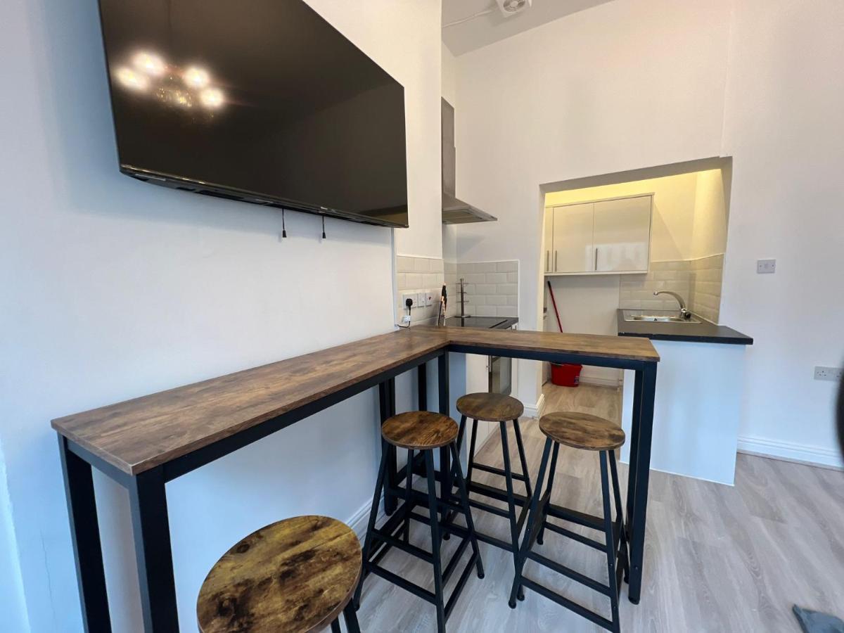 Kinetic Stays - Liverpool Apartments Buitenkant foto