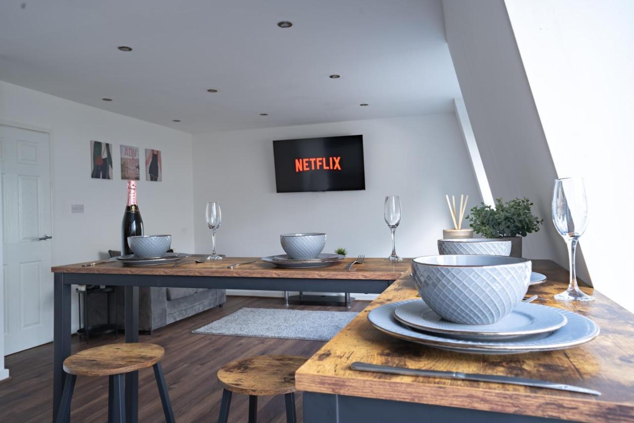 Kinetic Stays - Liverpool Apartments Buitenkant foto